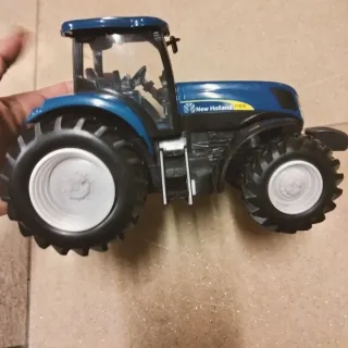 Trattore giocattolo New Holland T7070