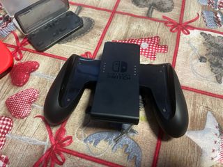 Nintendo Switch (con accessori)