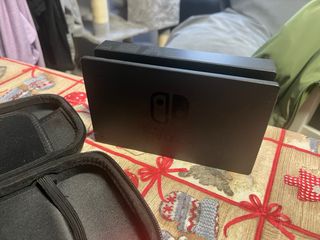 Nintendo Switch (con accessori)