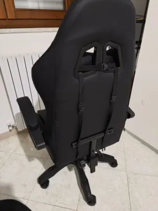 Sedia Gaming Nera con Logo Verde