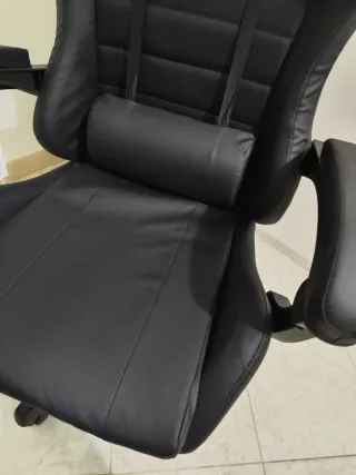 Sedia Gaming Nera con Logo Verde