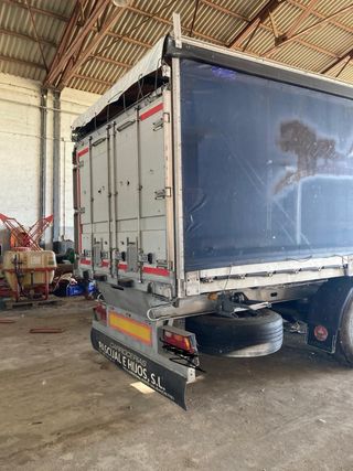 Semirremolque piso móvil