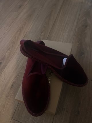 Bailarinas rojas de terciopelo