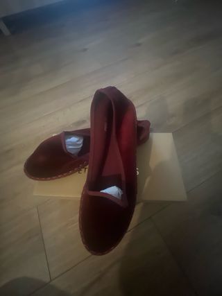 Bailarinas rojas de terciopelo