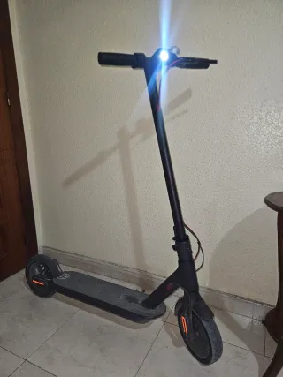 Patinete Eléctrico Xiaomi M365 + Cargador