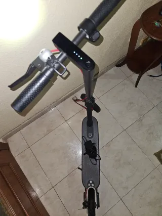 Patinete Eléctrico Xiaomi M365 + Cargador