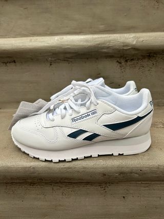 Reebok Classic Unisex Blancas y azul - talla 36