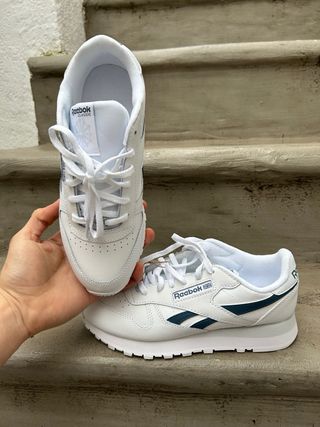 Reebok Classic Unisex Blancas y azul - talla 36