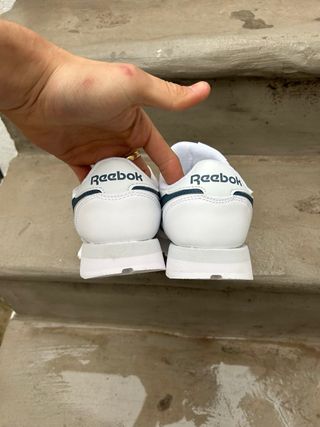 Reebok Classic Unisex Blancas y azul - talla 36