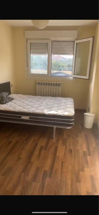 Alquilo habitacion a chica en calahorra 285