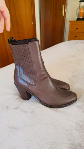 Botines Guy Laroche Marrones