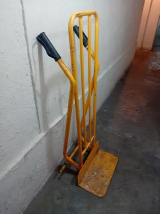 Carro de transporte sin ruedas.