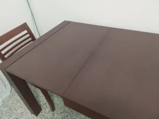 Mesa comedor extensible y 4 sillas madera