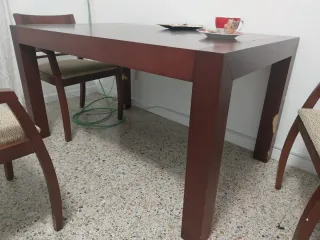 Mesa comedor extensible y 4 sillas madera