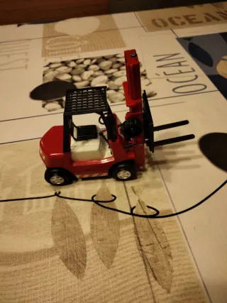 Muletto giocattolo rosso