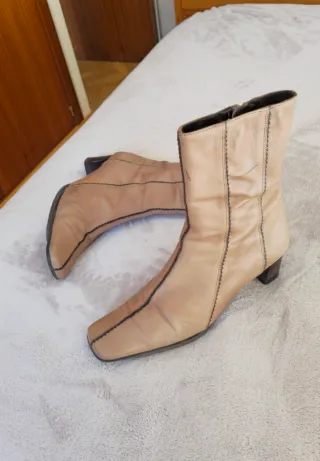 Botines Hispanitas Beige Tacon