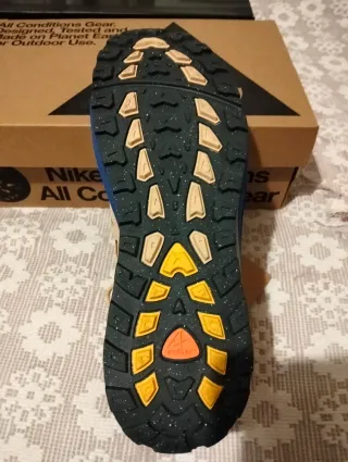 Zapatillas Nike ACG Beige/Azul/Amarillo