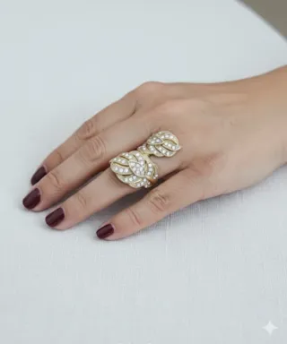 Anillo con pedrería