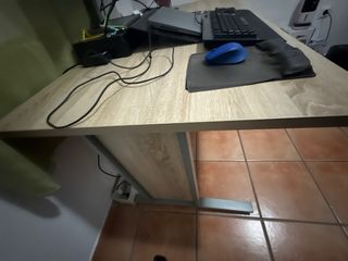 Base de mesa de escritorio de madera y metal