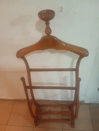 Galán de noche de madera