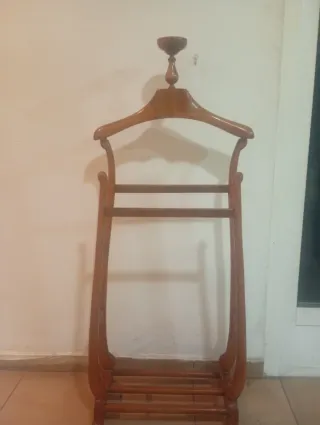 Galán de noche de madera