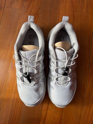 Sneakers sportive grigie e argentate Primark