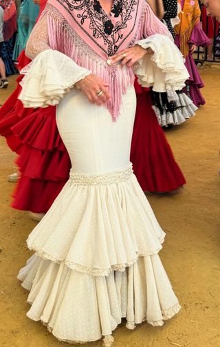 Vestido de Flamenca de encaje y plumeti