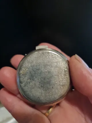 Pastillero antiguo con escena oriental