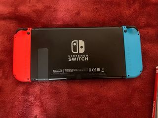 Nintendo Switch + 4 Giochi