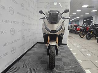 Honda NT1100 DCT Electronic Suspension 2025