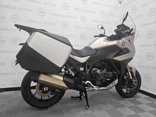 Honda NT1100 DCT Electronic Suspension 2025