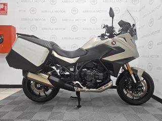 Honda NT1100 DCT Electronic Suspension 2025