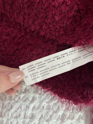 Jersey Bershka burdeos peludo