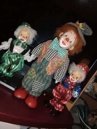 Lote payasos vintage. Uno de los pequeños dañado.
