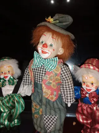 Lote payasos vintage. Uno de los pequeños dañado.