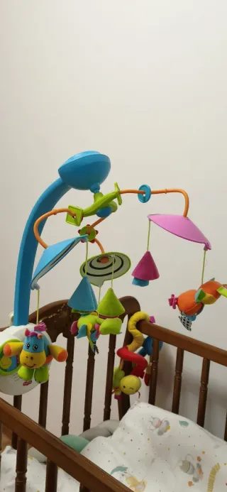 Mobile musicale per culla