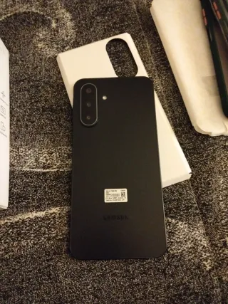 Samsung Galaxy A17 5G + Accesorios