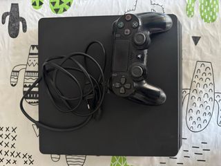 PS4 Slim Negra + Mando original