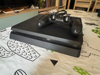 PS4 Slim Negra + Mando original