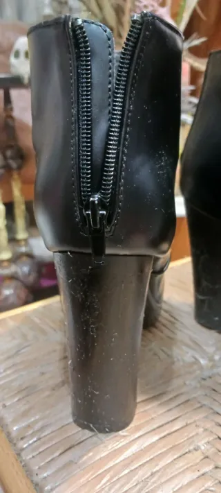 Botines negros tacón alto