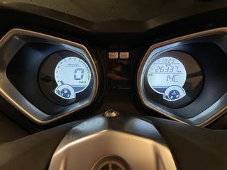 YAMAHA X-MAX 250 MOMODESIGN