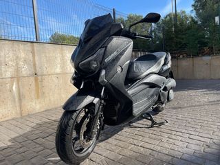 YAMAHA X-MAX 250 MOMODESIGN