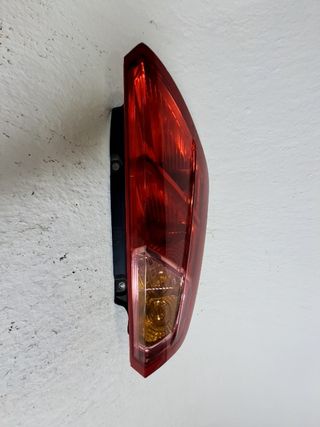 PILOTO TRASERO IZQUIERDO FIAT GRANDE PUNTO (199)