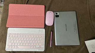 Tablet CRELANDER W30 con accesorios