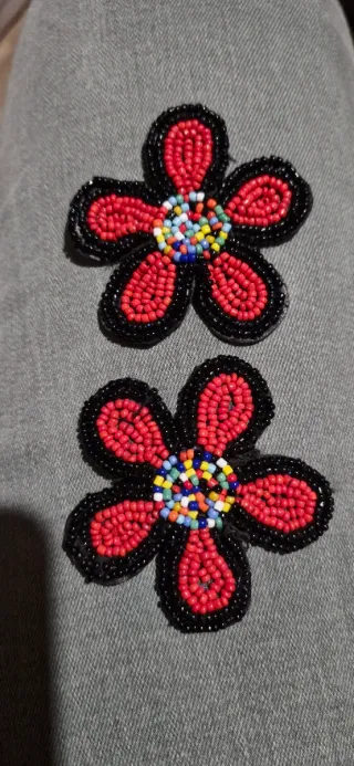 2 Parches Flores para Coser hecho con perlitas