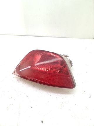PILOTO TRASERO IZQUIERDO PARAGOLPES FORD FOCUS II (DA_, HCP,