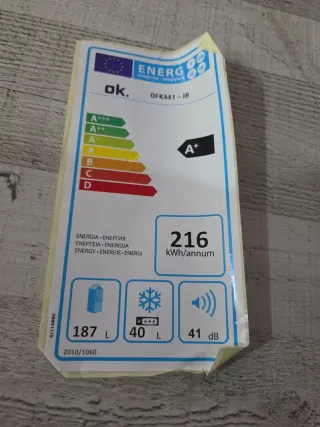 Frigorífico blanco con congelador