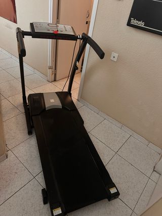 Tapis roulant nero pieghevole marca Domyos