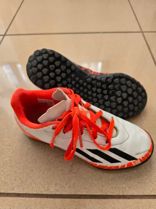 Botas de fútbol Adidas niño T.32