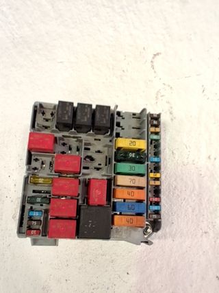 CAJA RELES / FUSIBLES FIAT 500 CABRIO (150) (4)